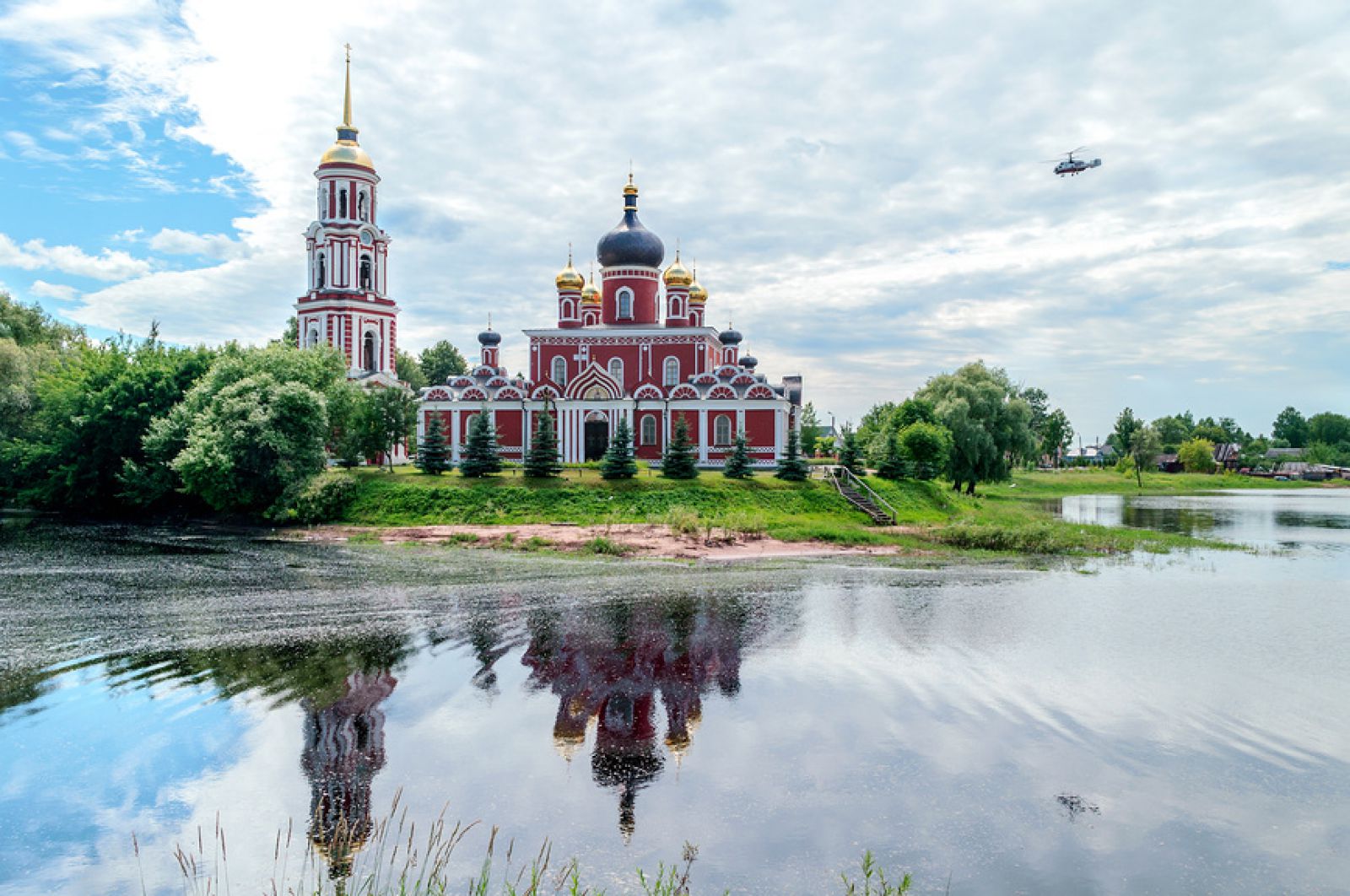 На фото: Воскресенский собор в Старой Руссе, Новгородская область На фото: Воскресенский собор в Старой Руссе, Новгородская область